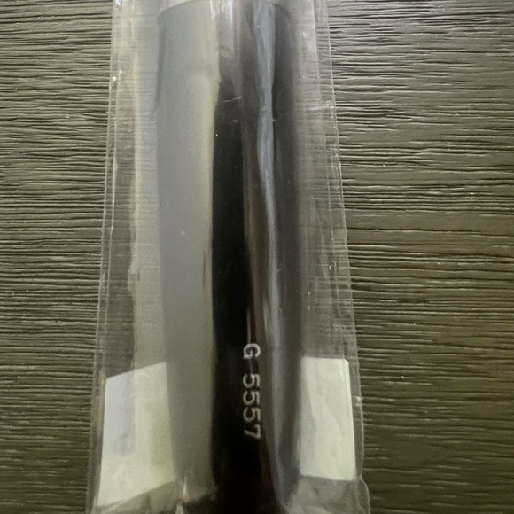 Hakuhodo G5557 foundation brush - Picture 6 of 7